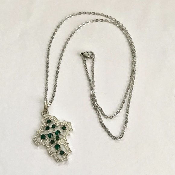 Celtic Cross Necklace Green Crystals Simulated Emeralds Silver Plated 20" Chain - Picture 5 of 10